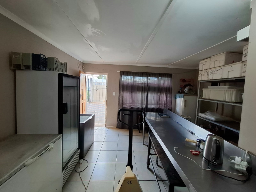 4 Bedroom Property for Sale in Oakdale Western Cape